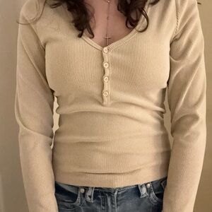 Hollister long sleeve fitted button up tee